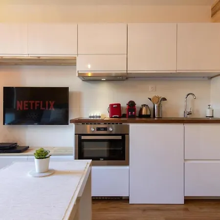 Super Cosy Studio In A Lively Area Of Апартаменти